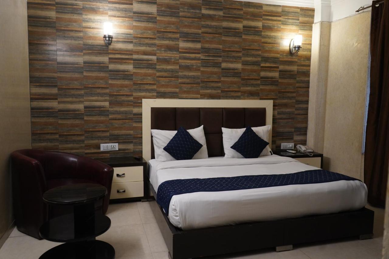 Hotel O Delhi, Near Karol Bagh Main Market And Metro Station New Delhi Exterior photo