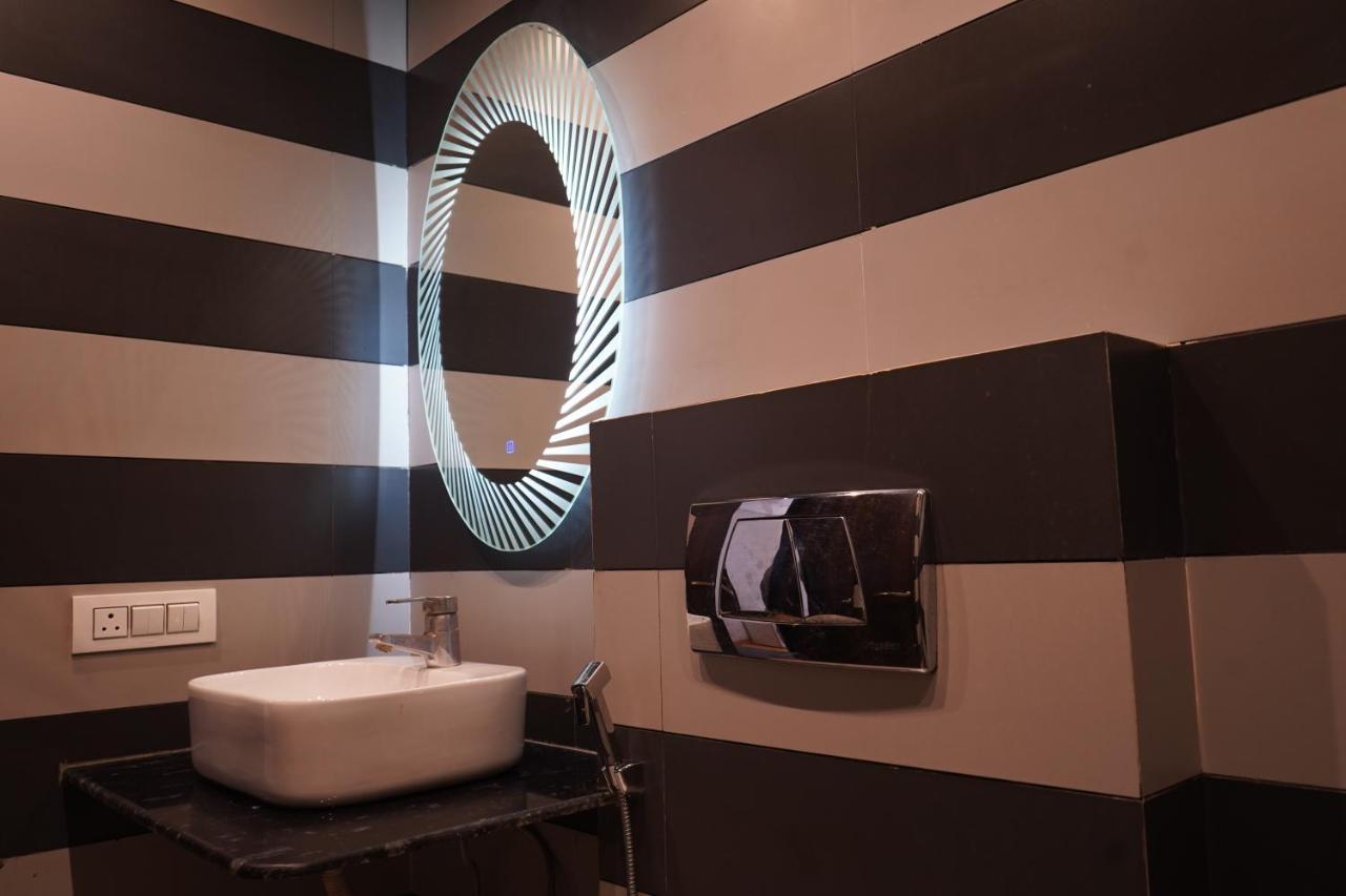 Hotel O Delhi, Near Karol Bagh Main Market And Metro Station New Delhi Exterior photo