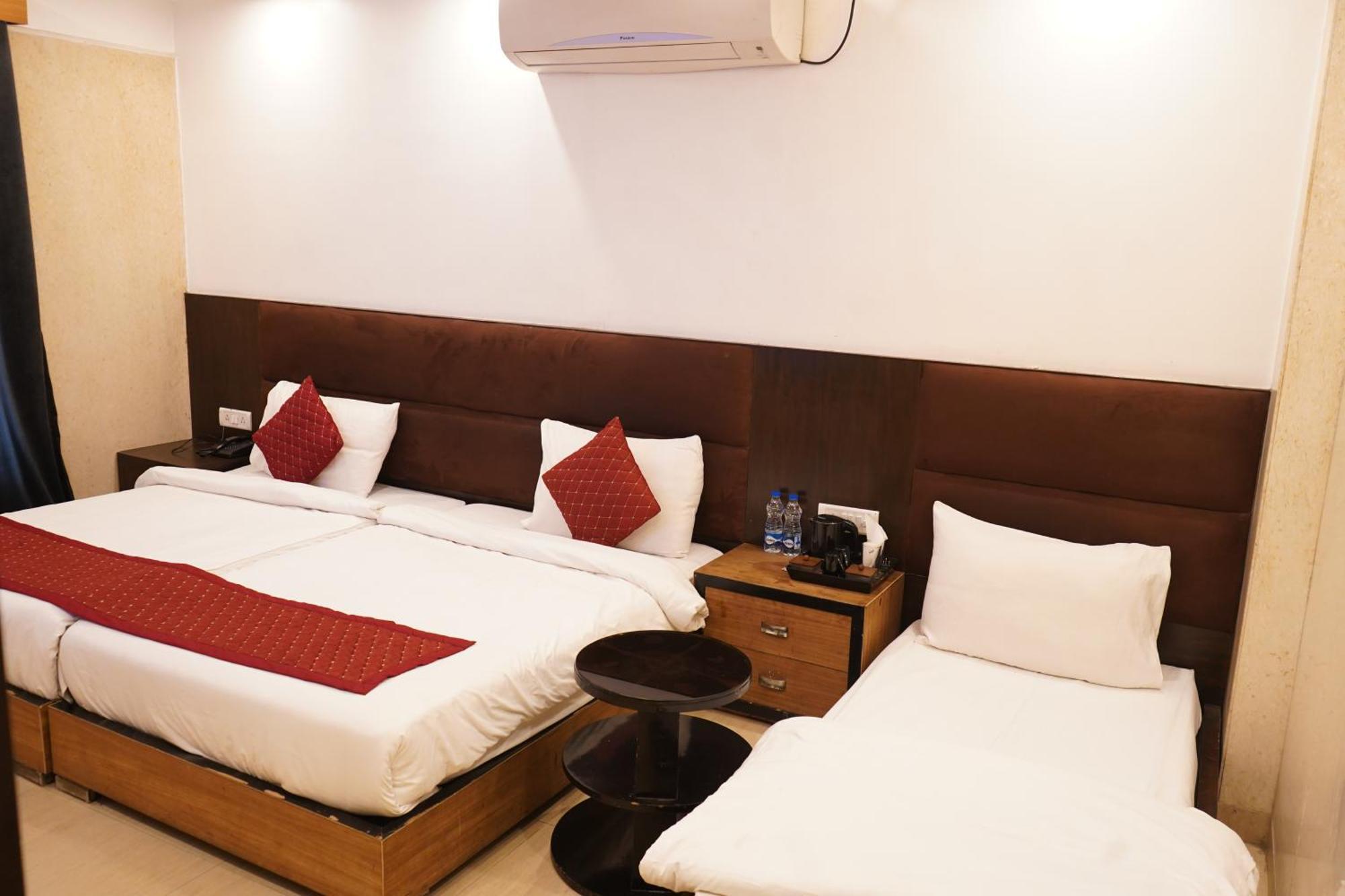 Hotel O Delhi, Near Karol Bagh Main Market And Metro Station New Delhi Exterior photo
