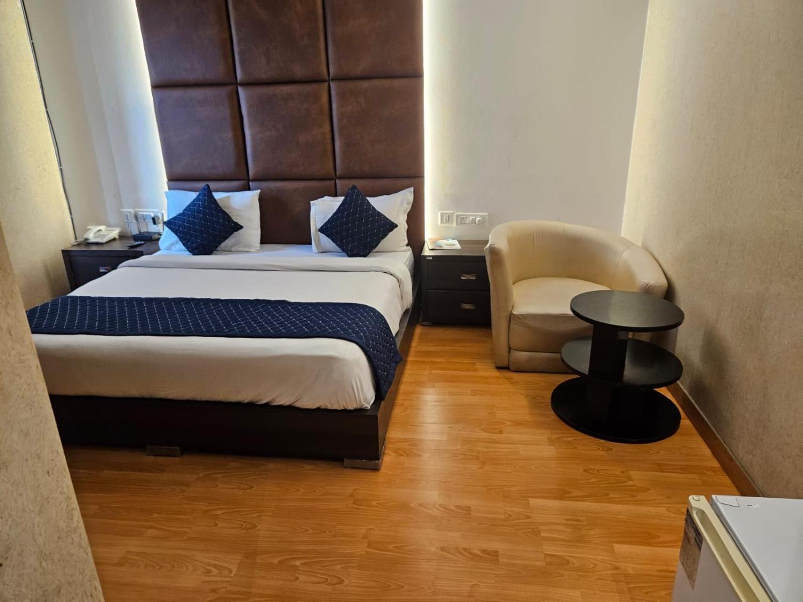 Hotel O Delhi, Near Karol Bagh Main Market And Metro Station New Delhi Exterior photo