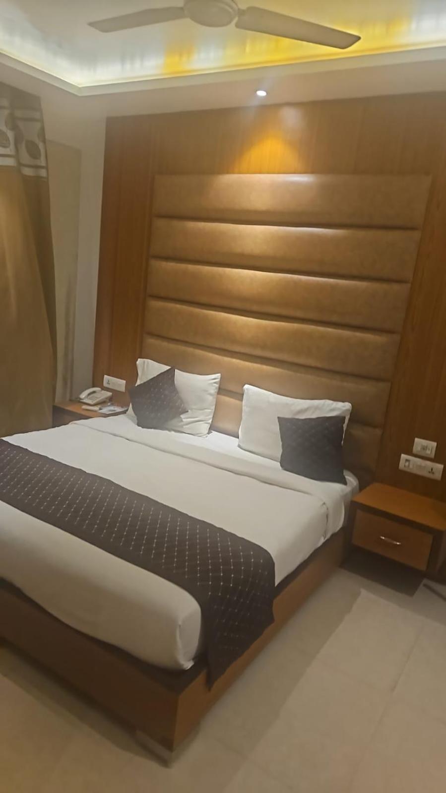 Hotel O Delhi, Near Karol Bagh Main Market And Metro Station New Delhi Exterior photo